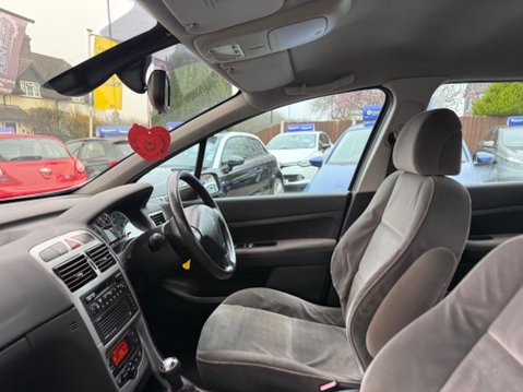 Peugeot 307 1.6 16v SE 5dr (a/c) 26