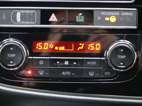 Mitsubishi Outlander 2.4h TwinMotor 13.8kWh 4h CVT 4WD Euro 6 (s/s) 5dr 17