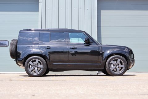 Land Rover Defender 110 2026 D350 HSE GENUINE REAR LAND ROVER SEATS FITTED X DEMO MODEL 9