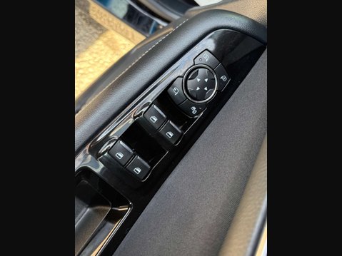 Ford Edge 2.0 TDCi Sport SUV 5dr Diesel Powershift AWD Euro 6 (s/s) (210 ps) 44