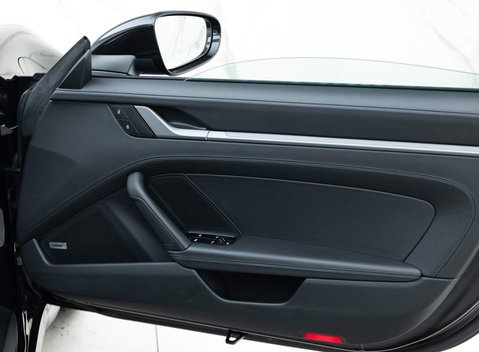 Porsche 911 Targa 4S (992) 18