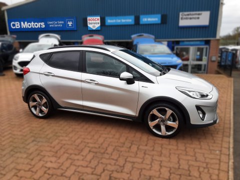 Ford Fiesta ACTIVE EDITION MHEV 8