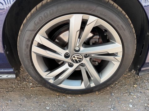 Volkswagen Golf R-LINE ETSI DSG 48