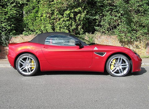 Alfa Romeo 8C Spider 3