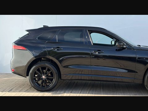 Jaguar F-Pace 2.0 F-PACE Chequered Flag AWD D Auto 4WD 5dr 13