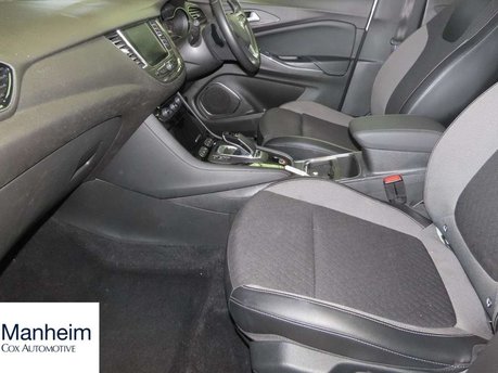 Vauxhall Grandland X 1.6 13.2kWh SRi Nav SUV 5dr Petrol Plug-in Hybrid Auto 4WD Euro 6 (s/s) Hyb 2