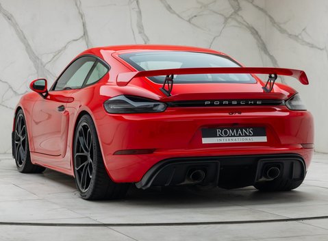 Porsche Cayman GT4 (718) 10