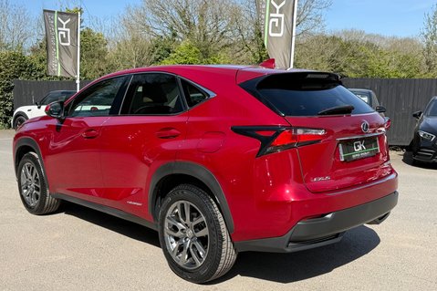 Lexus NX 300H LUXURY - PANORAMIC ROOF -2 OWNERS - 7 LEXUS SERVICES 2