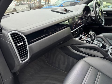 Porsche Cayenne V6 PLATINUM EDITION 13