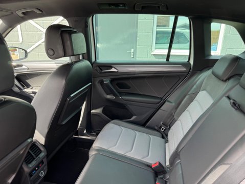 Volkswagen Tiguan R LINE TSI BMT 4MOTION DSG 48