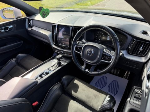 Volvo XC60 2.0 D4 R-Design Pro Auto AWD Euro 6 (s/s) 5dr 31