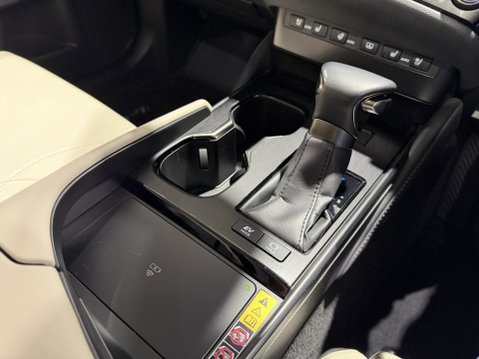 Lexus Es 300H TAKUMI 34