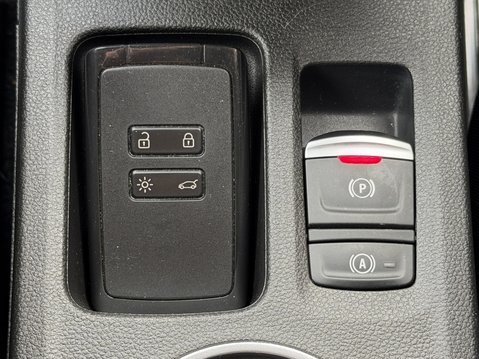 Renault Captur 1.0 TCE 90 Iconic 5dr 30