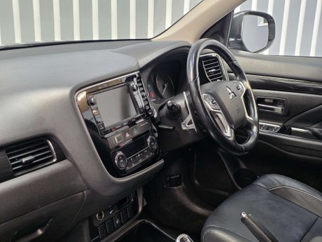 Mitsubishi Outlander 2.0h 12kWh GX4h SUV 5dr Petrol Plug-in Hybrid CVT 4WD Euro 6 (s/s) (200 ps) 8