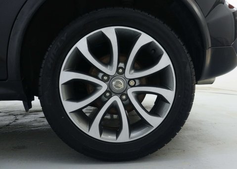 Nissan Juke 1.6 Tekna SUV 5dr Petrol XTRON Euro 6 (117 ps) 17
