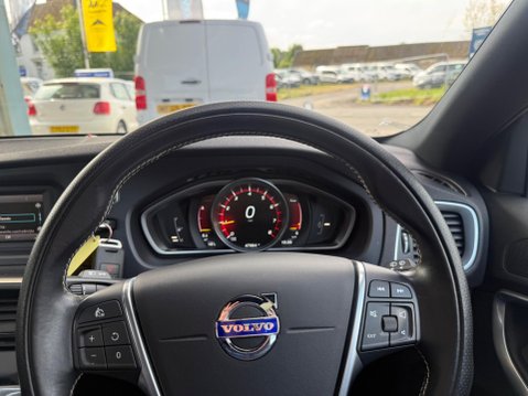 Volvo V40 2.0 T2 R-Design Euro 6 (s/s) 5dr 35