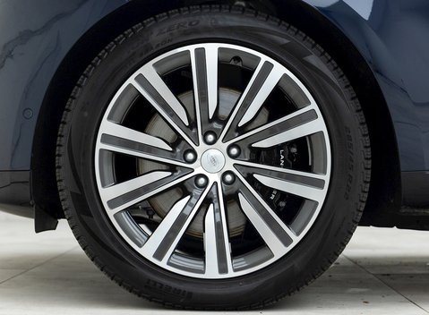 Land Rover Range Rover P530 Autobiography LWB 7 Seater 8