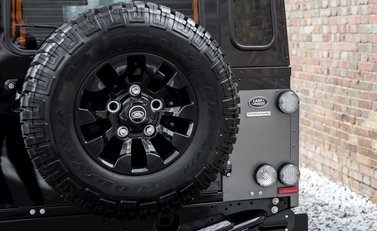 Land Rover Defender 90 Autobiography Edition 25