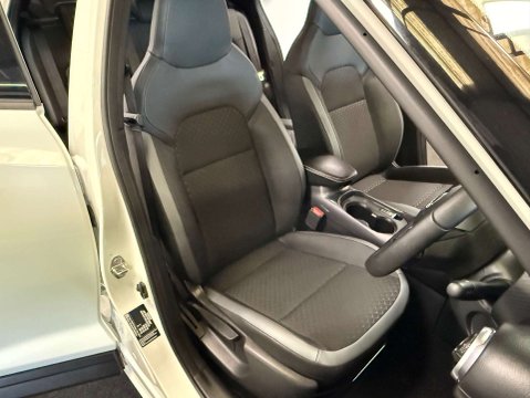 Nissan Juke 1.0 Juke N-Connecta DiG-T 5dr 11