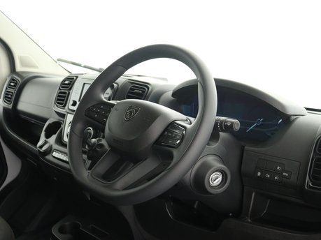 Peugeot Boxer 335 L2H2 BHDi 140 MT6 Professional 15