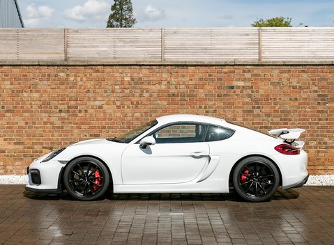 Porsche Cayman GT4 2
