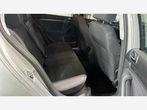 Volkswagen Golf SE 8