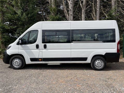 Peugeot Boxer BLUEHDI 435 L3H2 17 Seat Lightweight NON-D1 minibus with telescopic ramp 14