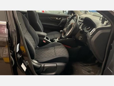 Nissan Qashqai 1.2 DIG-T Acenta 2WD Euro 5 (s/s) 5dr 6