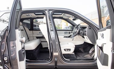 Rolls-Royce Cullinan 15
