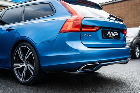 Volvo V90 2.0 V90 R-Design+ D5 PowerPulse AWD Auto 4WD 5dr 49