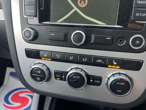 Volkswagen Scirocco 2.0 TDI R-Line Euro 5 3dr (Leather, Nav) 28