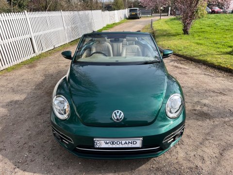 Volkswagen Beetle DESIGN TSI BLUEMOTION TECHNOLOGY DSG 24