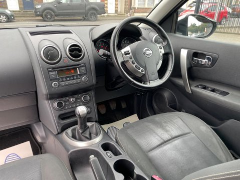 Nissan Qashqai 1.6 Acenta 2WD Euro 5 (s/s) 5dr 17