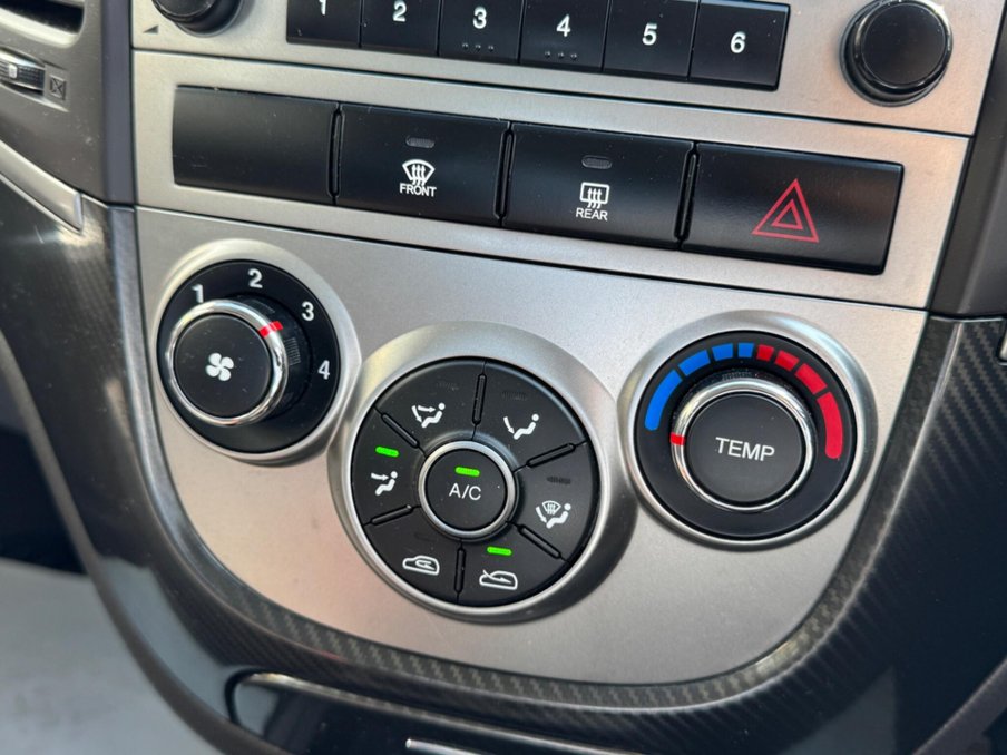 2011 Hyundai SANTA FE — image 14