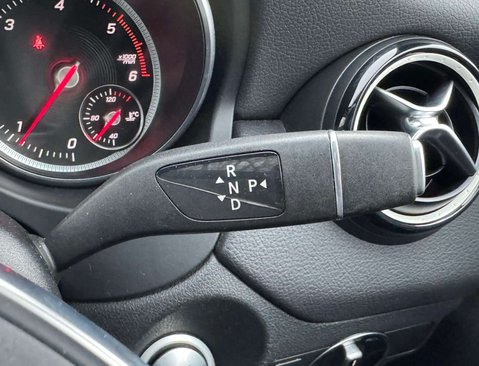 Mercedes-Benz CLA Class 2.1 CLA 220 WhiteArt D Auto 5dr 16