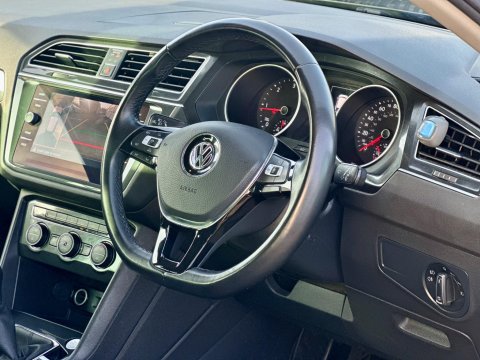 Volkswagen Tiguan 2.0 TDI SE Navigation Euro 6 (s/s) 5dr 3