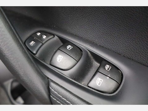 Nissan Qashqai 1.3 Qashqai N-Connecta DiG-T 5dr 24