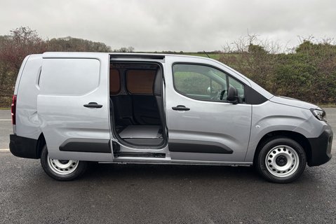 Peugeot Partner 102 ps BlueHdi Professional L2 11