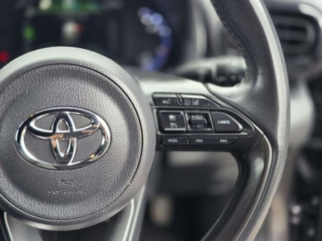 Toyota Yaris Cross 1.5 VVT-h Design SUV 5dr Petrol Hybrid E-CVT Euro 6 (s/s) (116 ps) 34