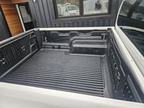 Toyota Hilux ICON 4WD D-4D DCB 9