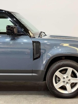 Land Rover Defender 3.0 D250 MHEV SE Hard Top SUV 5dr Diesel Auto 4WD MWB Euro 6 (s/s) (250 ps) 2