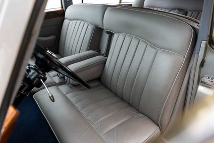 Rolls-Royce Silver Cloud II LWB 24
