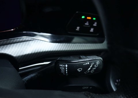 Volkswagen Golf 1.5 eTSI MHEV R-Line Hatchback 5dr Petrol Hybrid DSG Euro 6 (s/s) (150 ps) 38