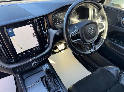 Volvo XC60 2.0 D5 PowerPulse R-Design Auto AWD Euro 6 (s/s) 5dr 13