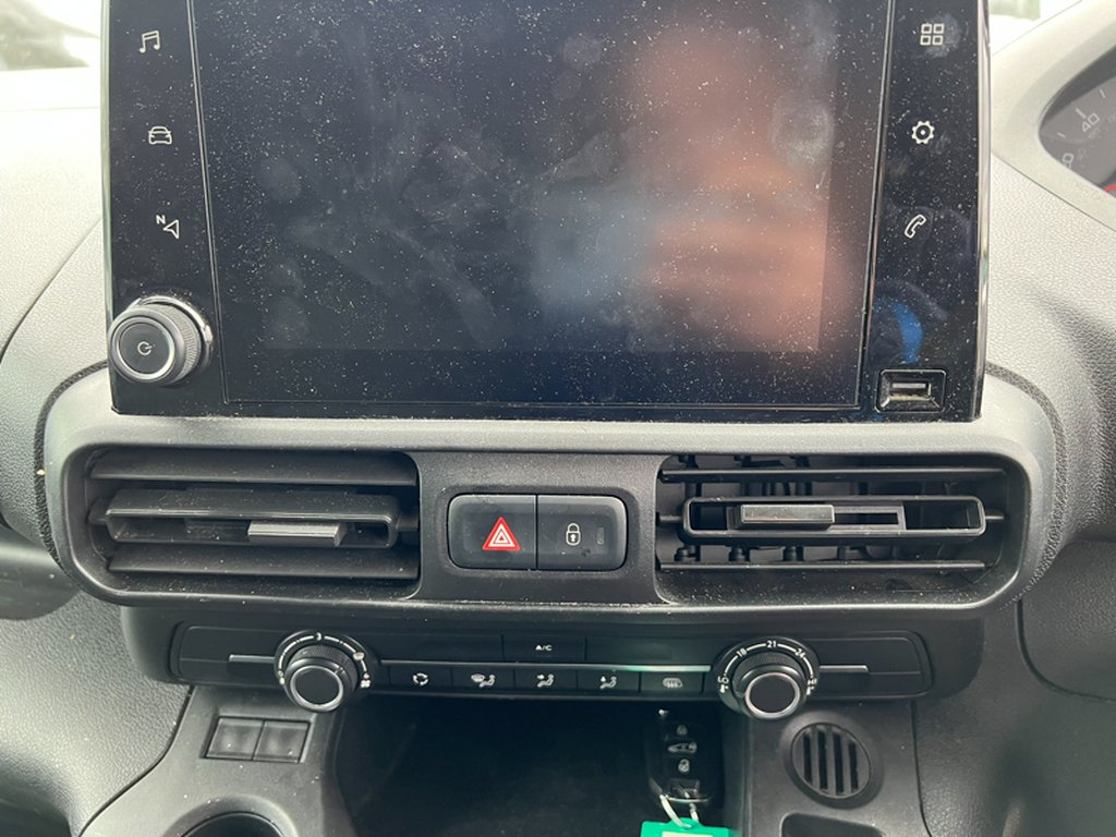 2020 Peugeot PartnerSWB L1H1 Low Roof Professional Air Con Sensors EURO 6 NO VAT — thumbnail 34 of 51