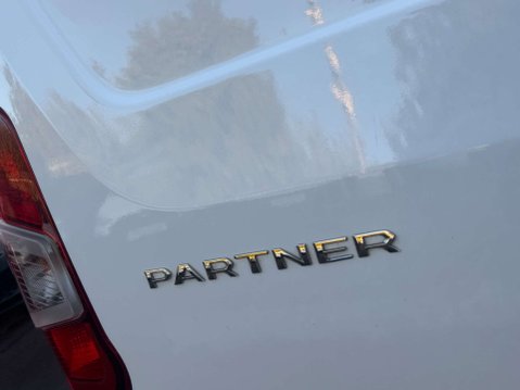 Peugeot Partner 1.5 BlueHDi 950 Professional Premium + Long Panel Van 6dr Diesel Manual LWB 22
