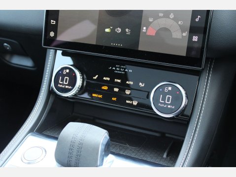 Jaguar F-Pace SPORT MHEV 20