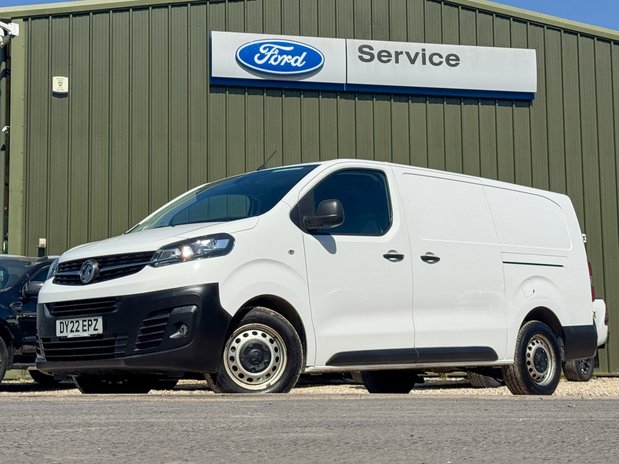 Vauxhall Vivaro AUTO LWB [SOLD SM] L2H1 Low Roof 3100 Dynamic Air Con SELECT 1