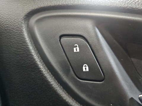 Vauxhall Astra 1.4 Astra SRi Nav T 5dr 39