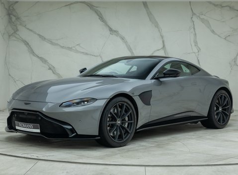 Aston Martin V8 Vantage 1